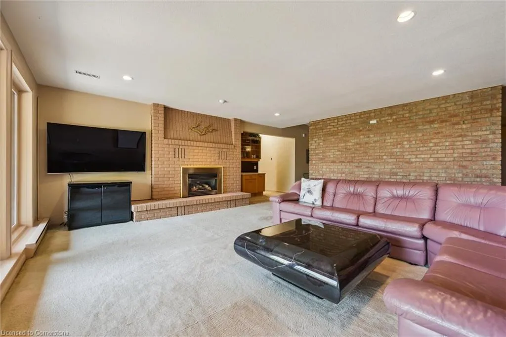 211 Edgehill Drive