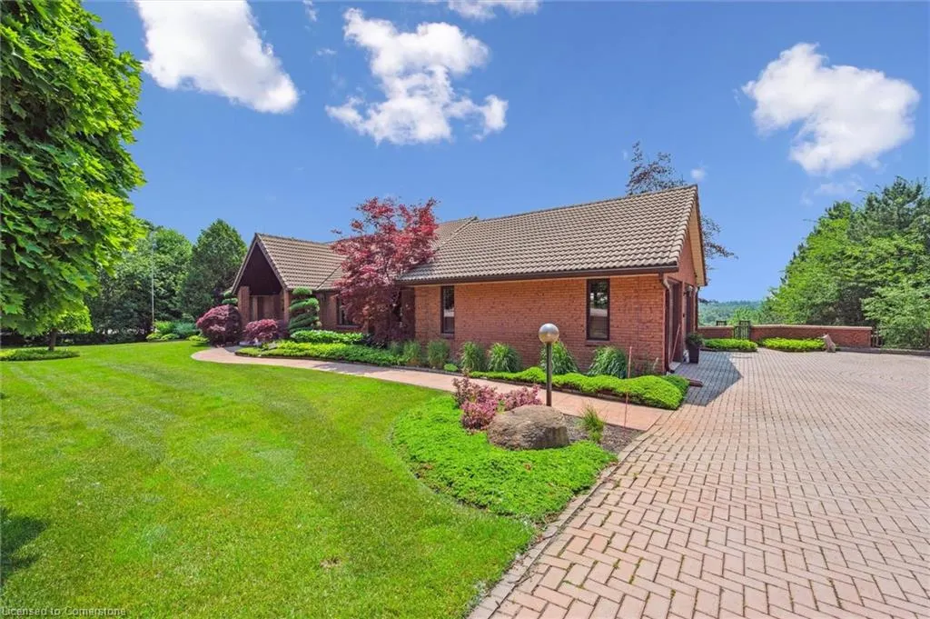 211 Edgehill Drive