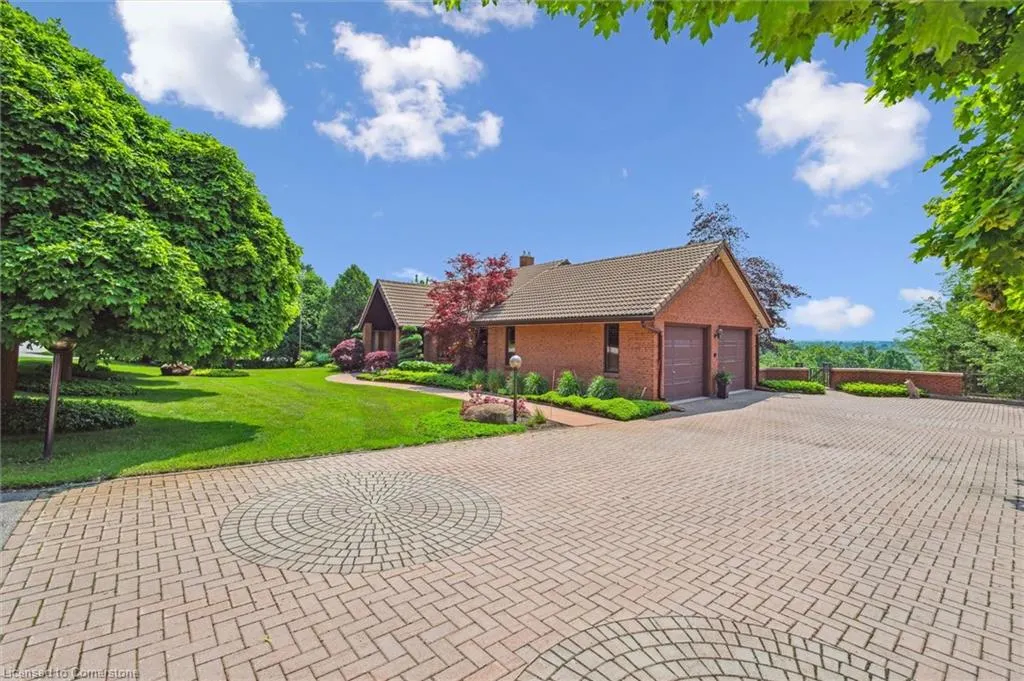 211 Edgehill Drive