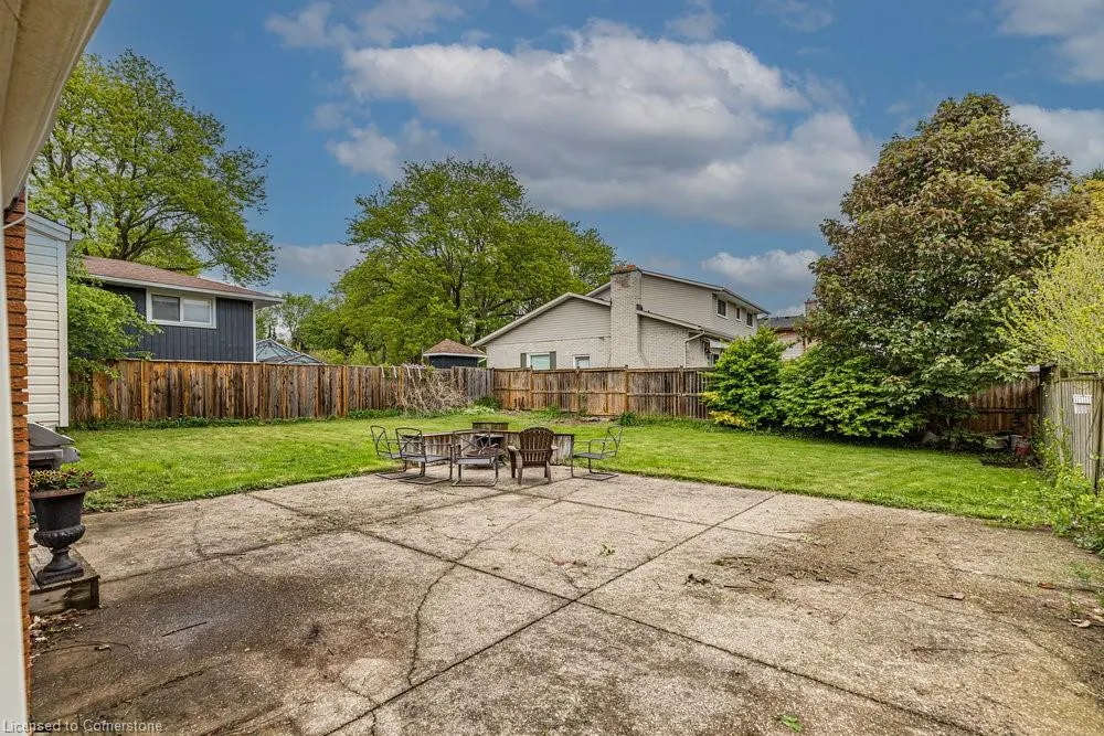6871 Corwin Crescent