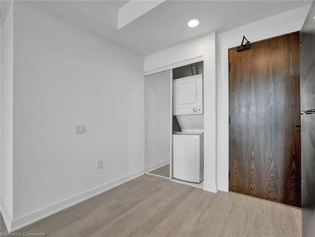 2782 Barton Street E, #1418