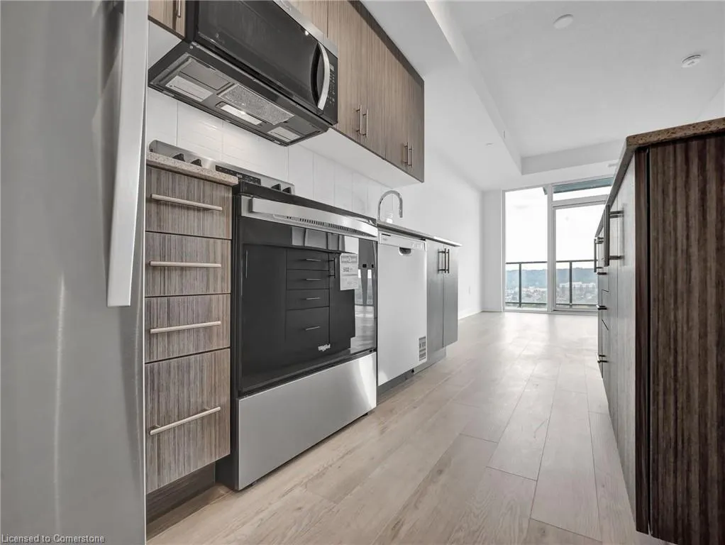 2782 Barton Street E, #1418