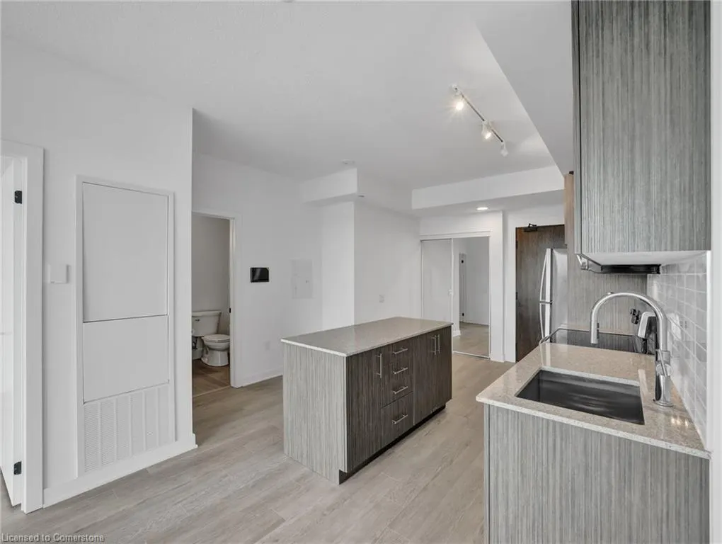 2782 Barton Street E, #1418