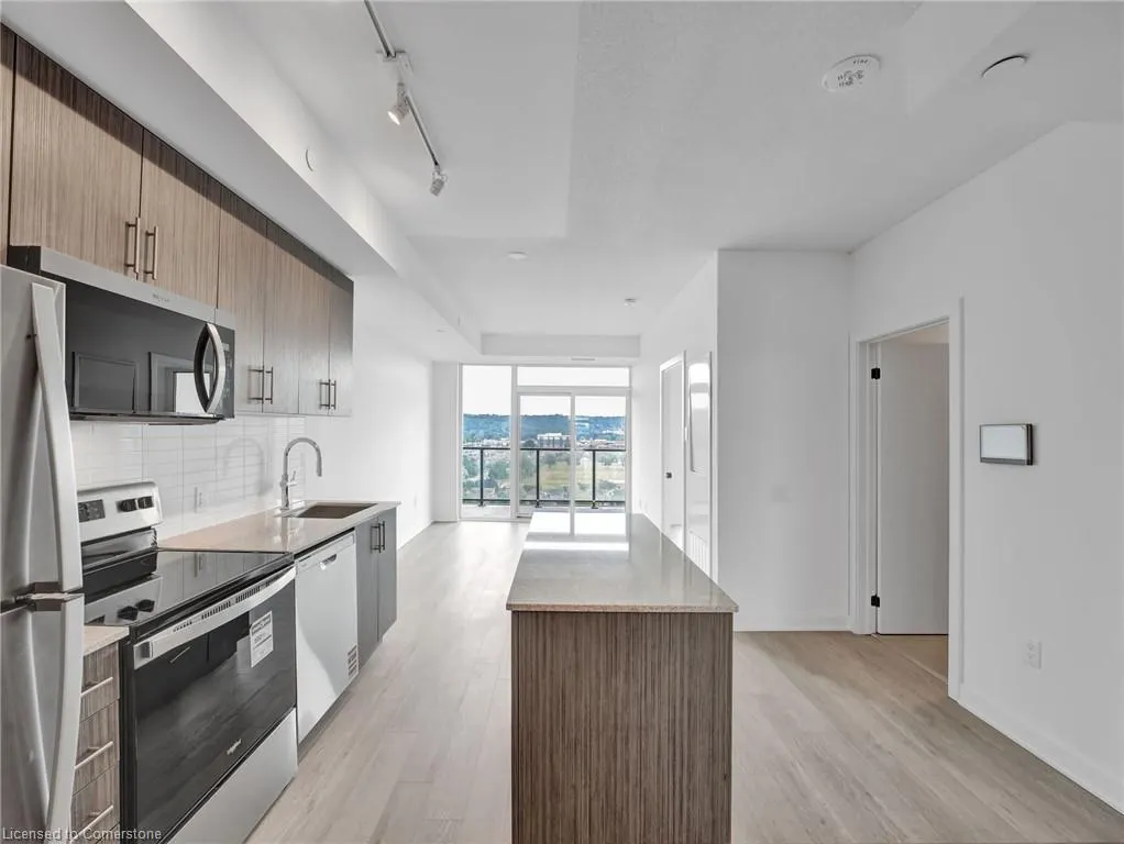 2782 Barton Street E, #1418