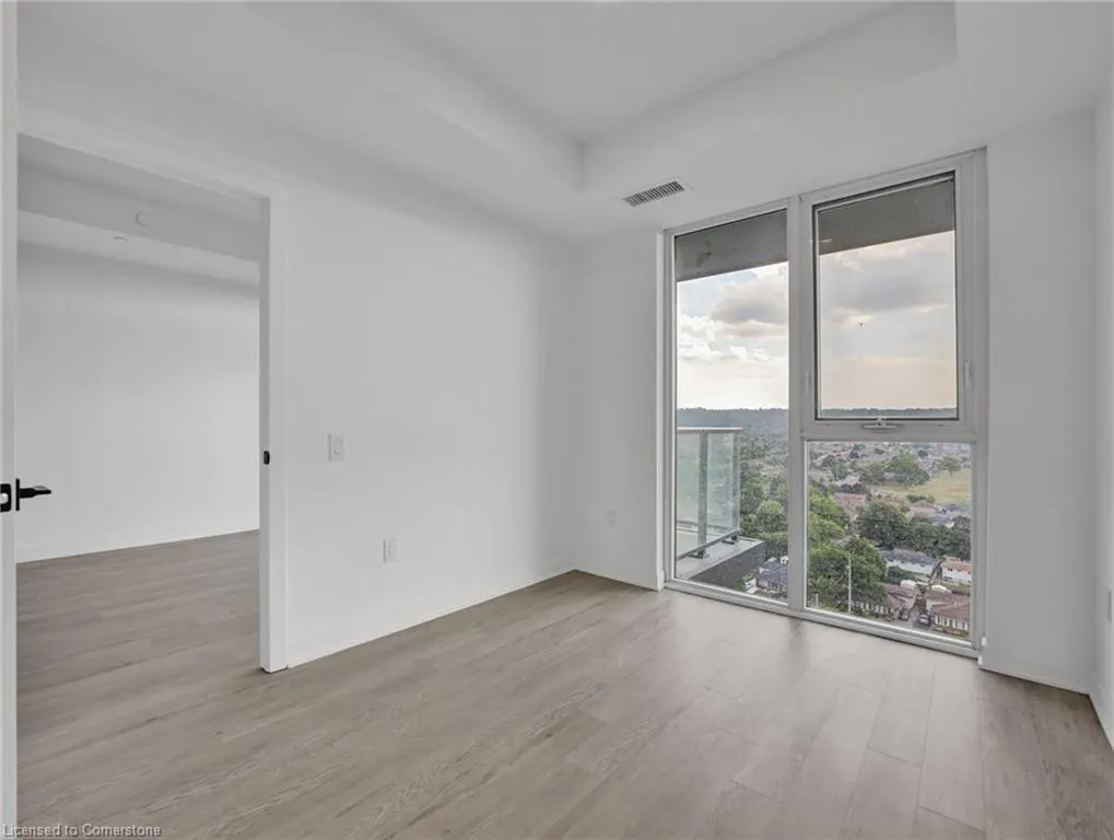 2782 Barton Street E, #1418