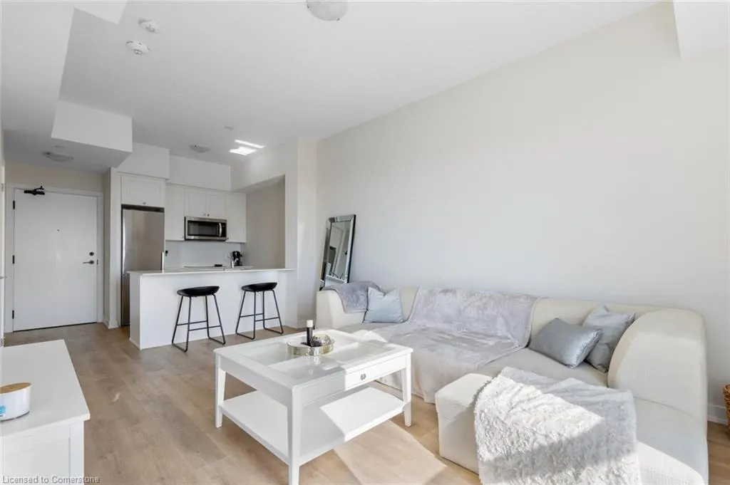 600 North Service Road, #619