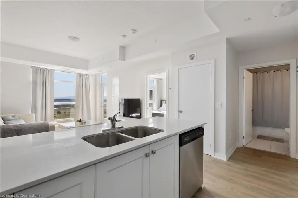 600 North Service Road, #619