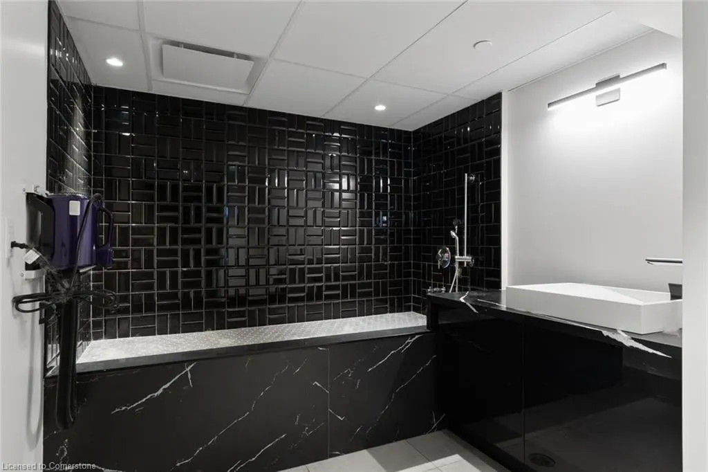 600 North Service Road, #619
