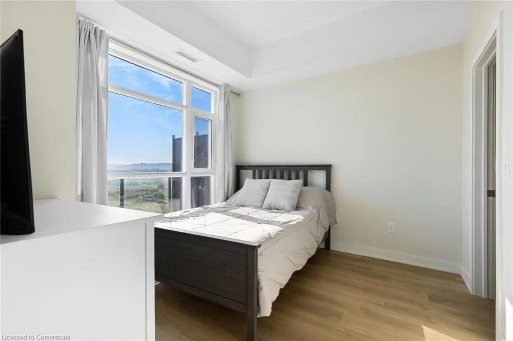 600 North Service Road, #619