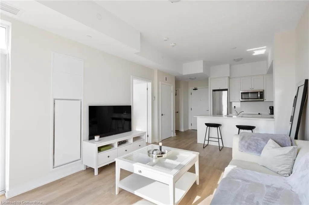 600 North Service Road, #619