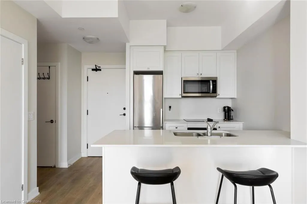 600 North Service Road, #619