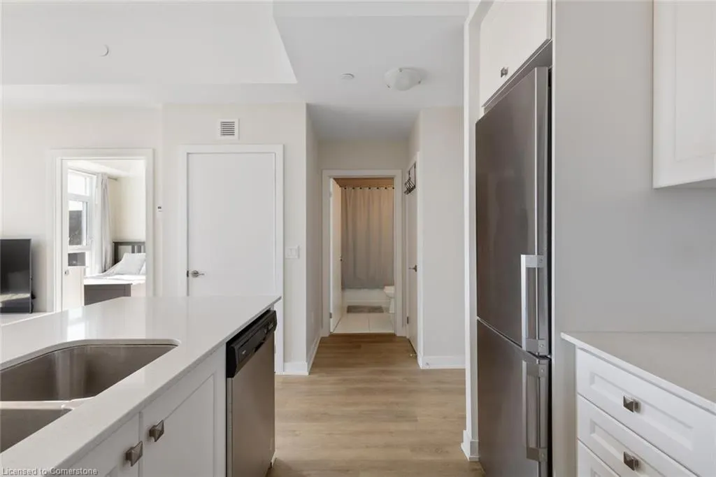 600 North Service Road, #619