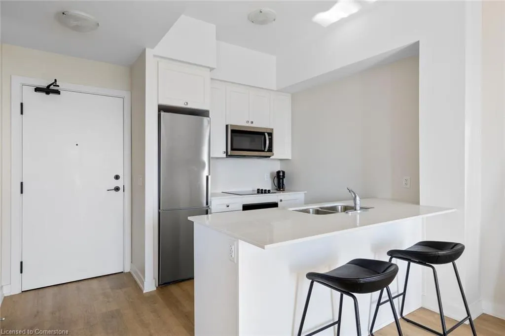 600 North Service Road, #619