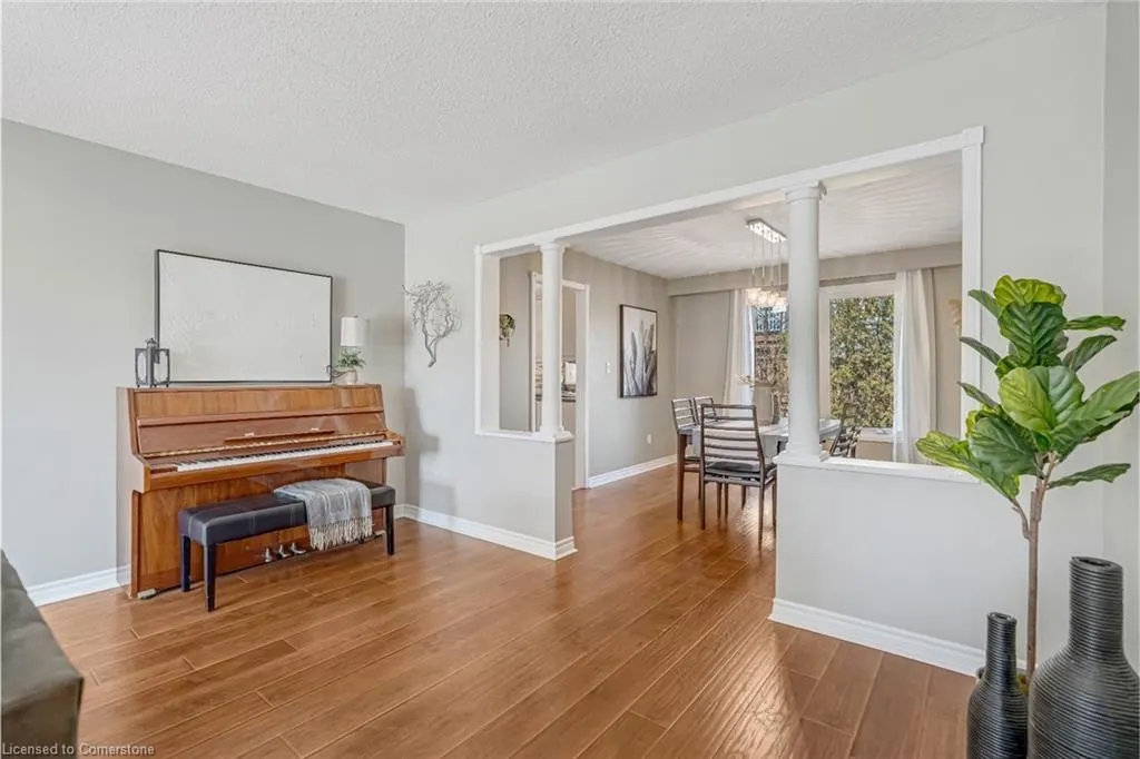 1351 Bryanston Court