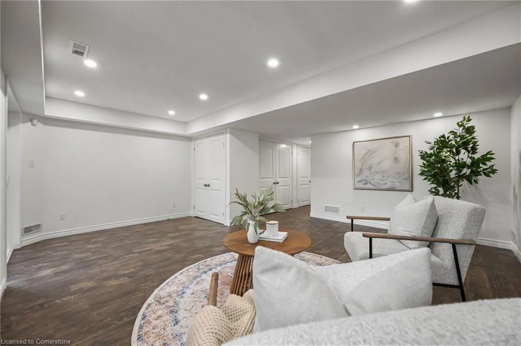 6 Upper Mercer Street, #D16