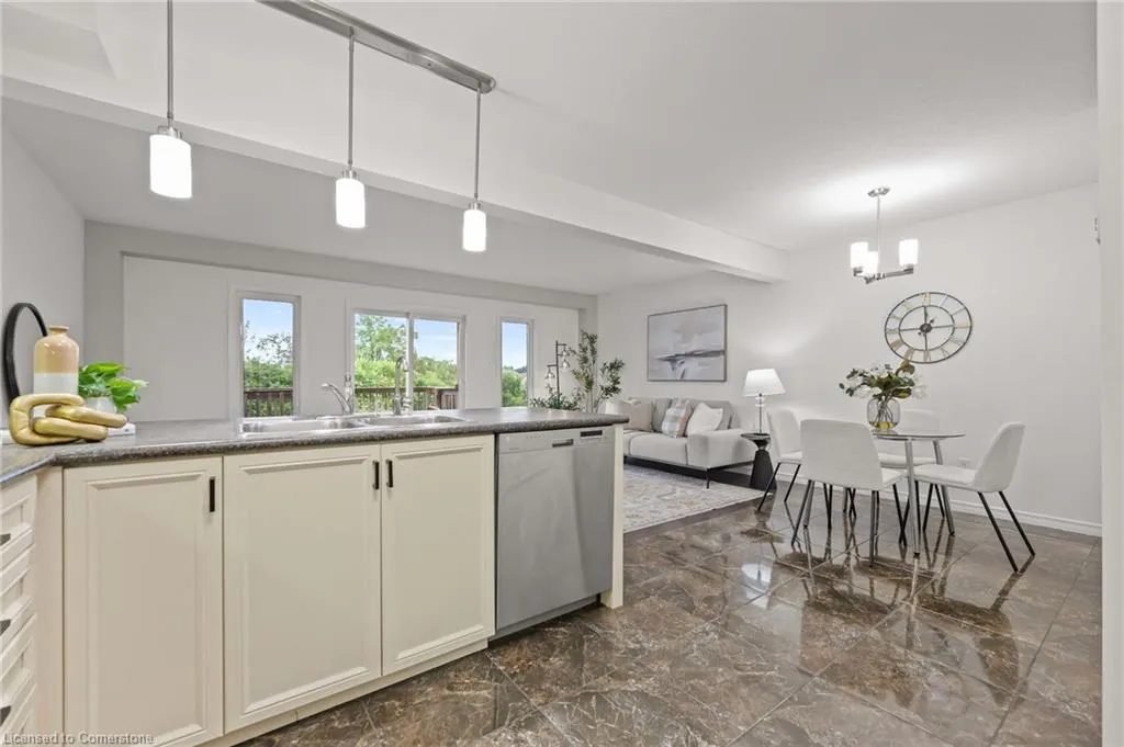 6 Upper Mercer Street, #D16