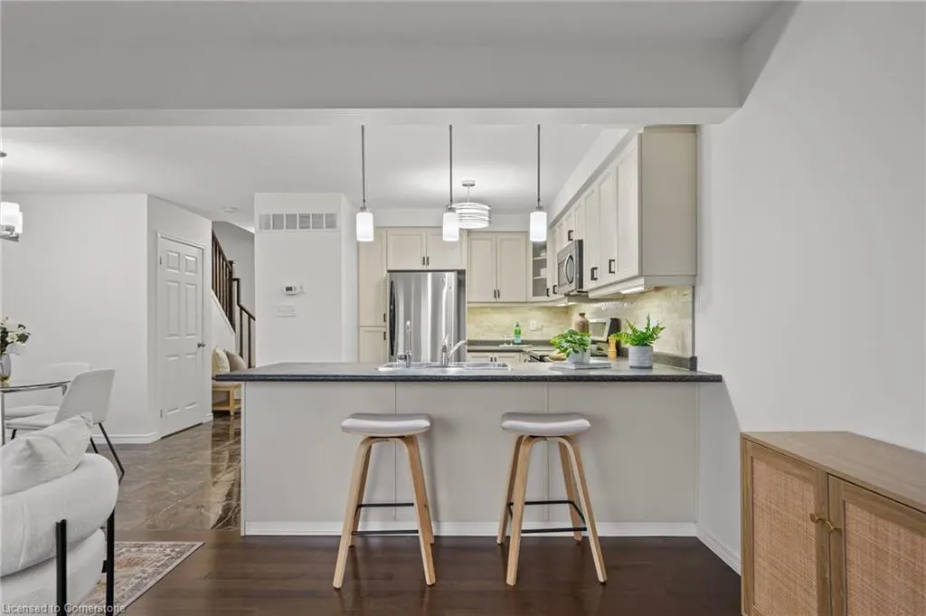 6 Upper Mercer Street, #D16