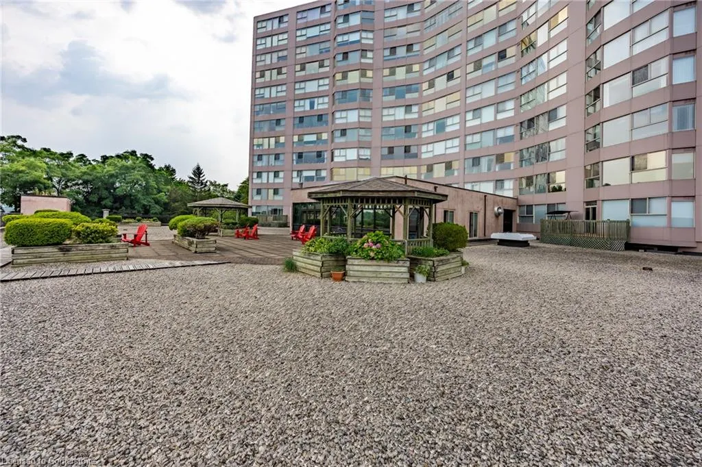 7 Gale Crescent, #504