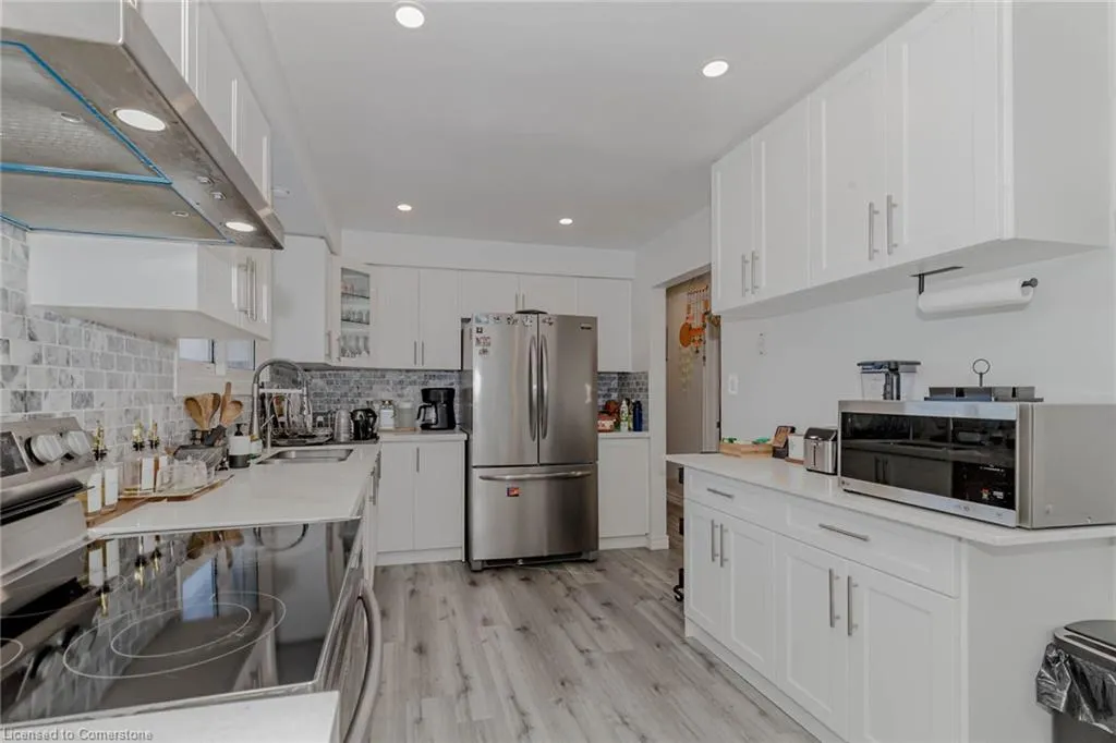 512 Glendene Crescent
