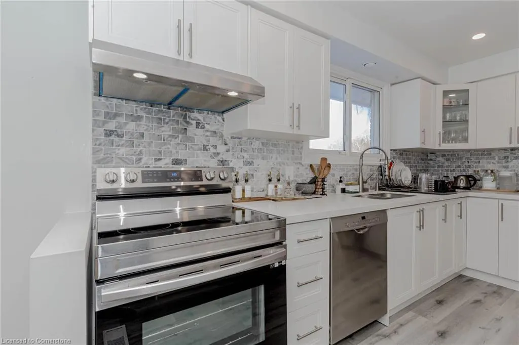 512 Glendene Crescent
