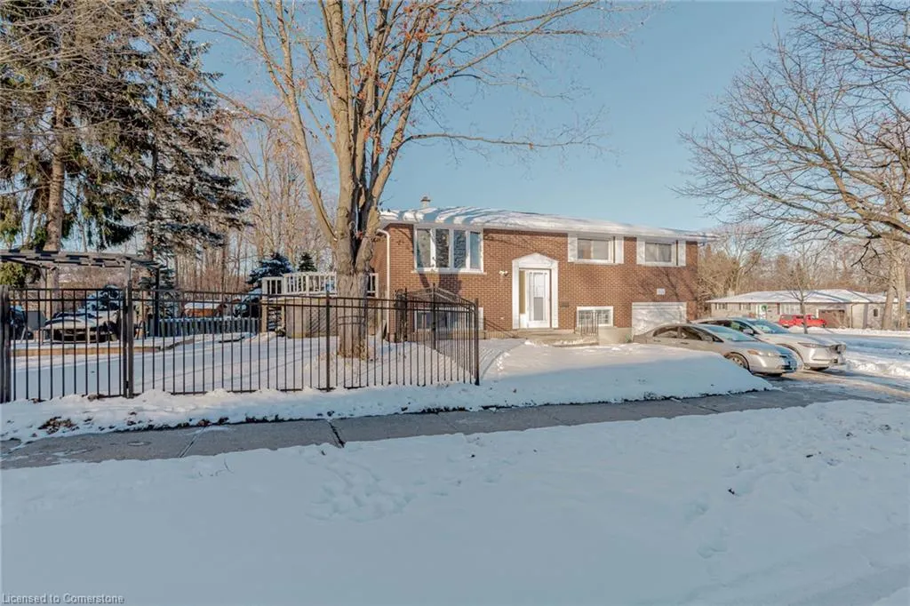 512 Glendene Crescent