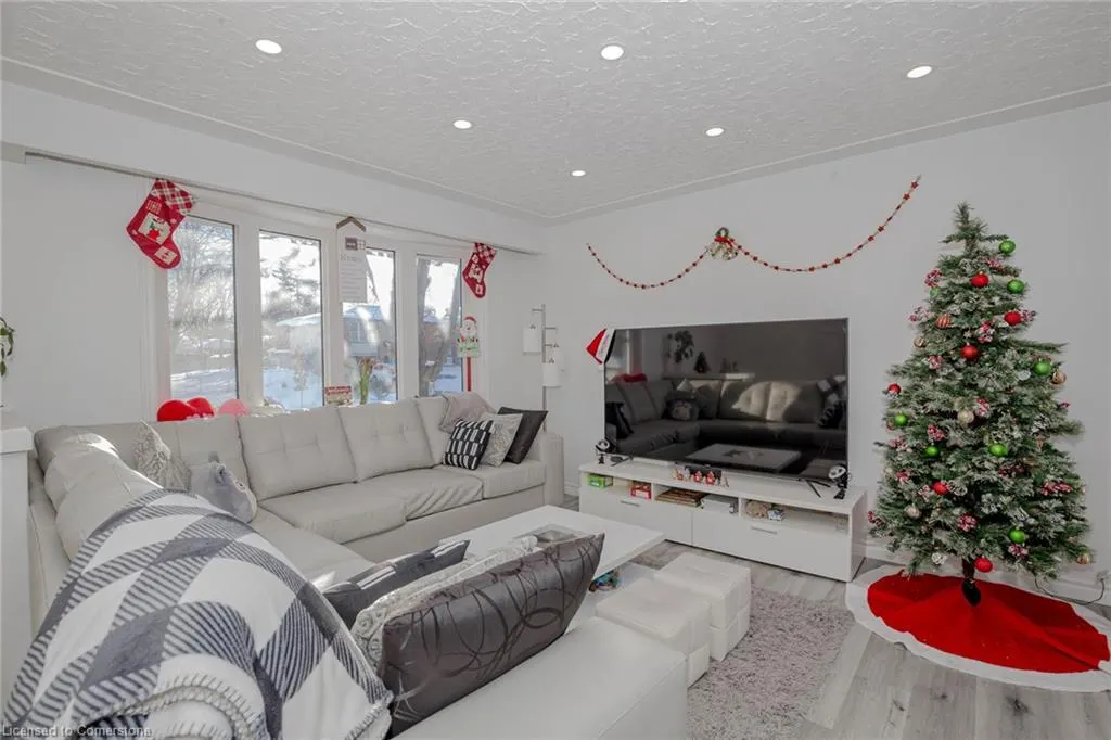 512 Glendene Crescent