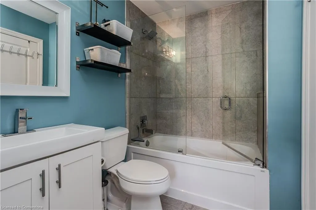 447 Woodview Road, #3