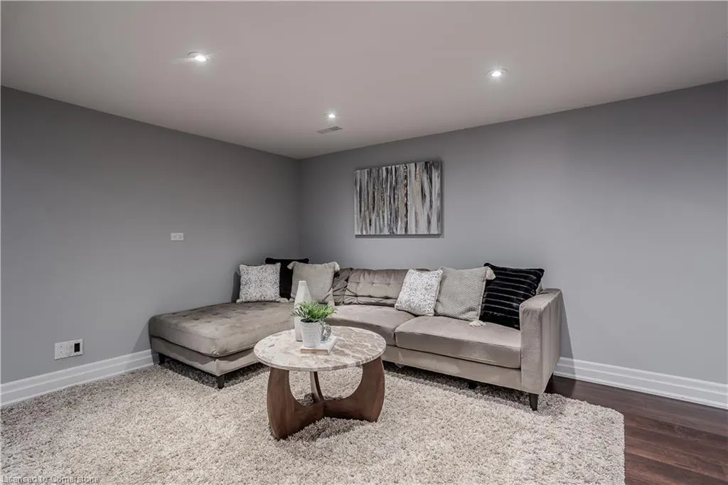 447 Woodview Road, #3