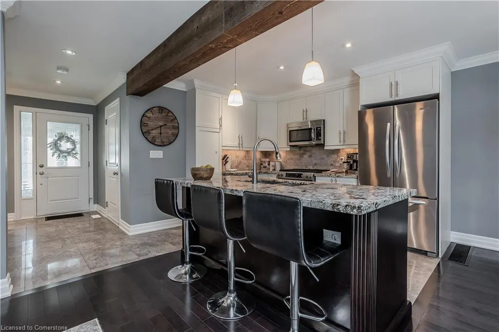 447 Woodview Road, #3