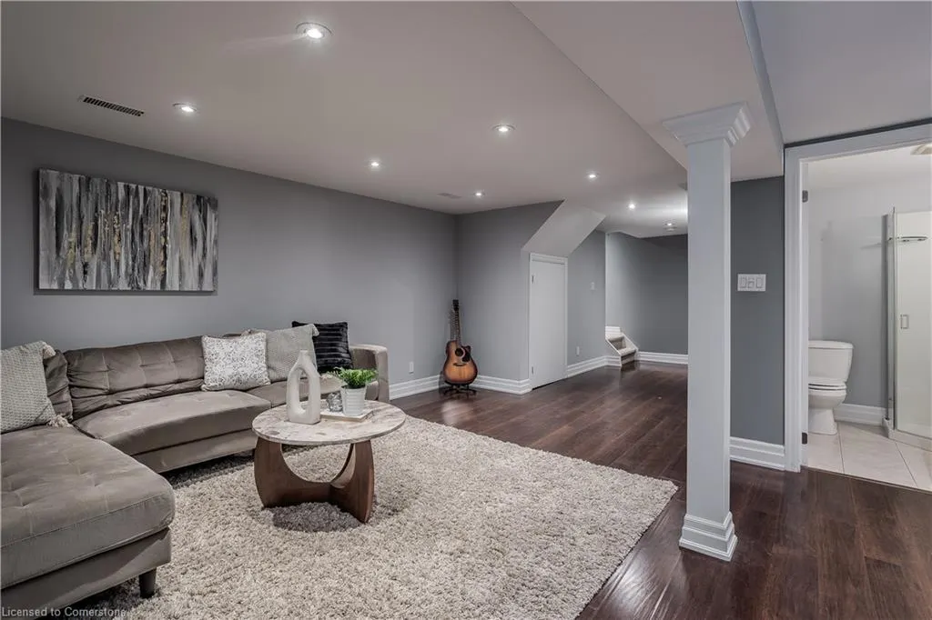 447 Woodview Road, #3