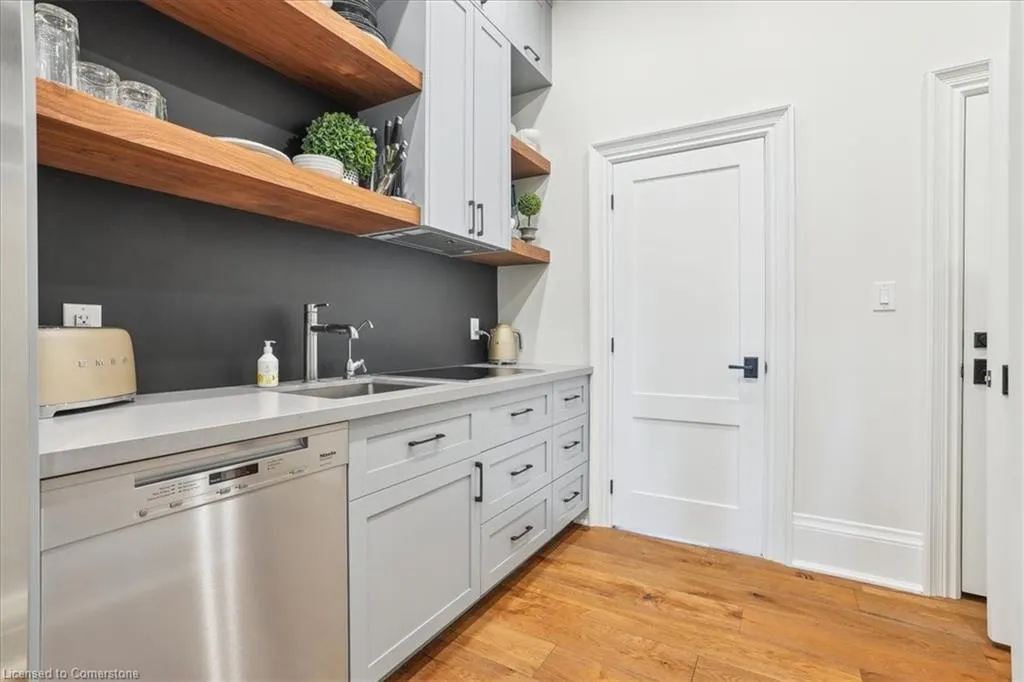 524 Locust Street