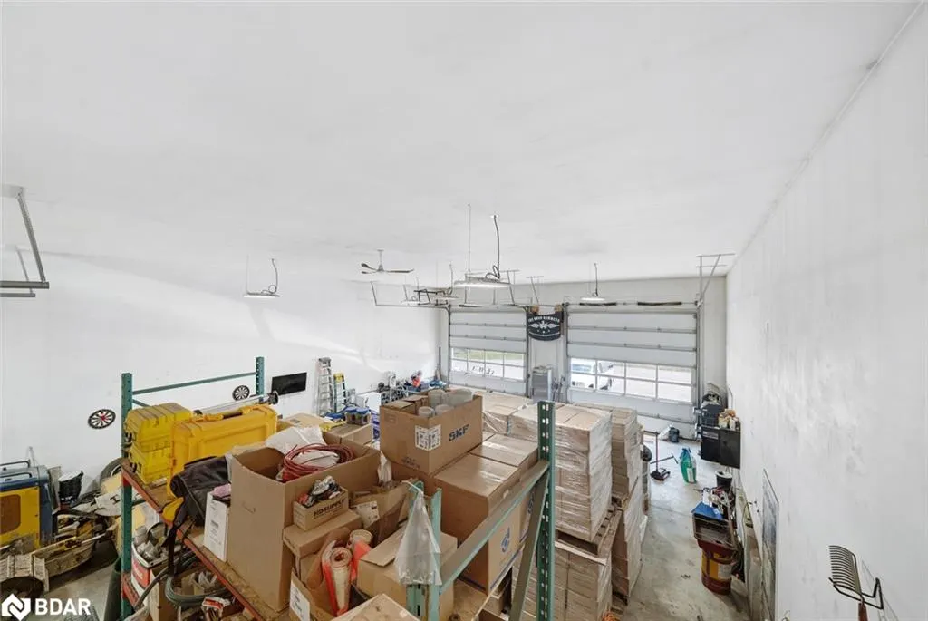 640 Mapleview Drive E
