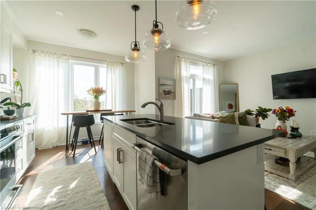 21 Lamb Crescent