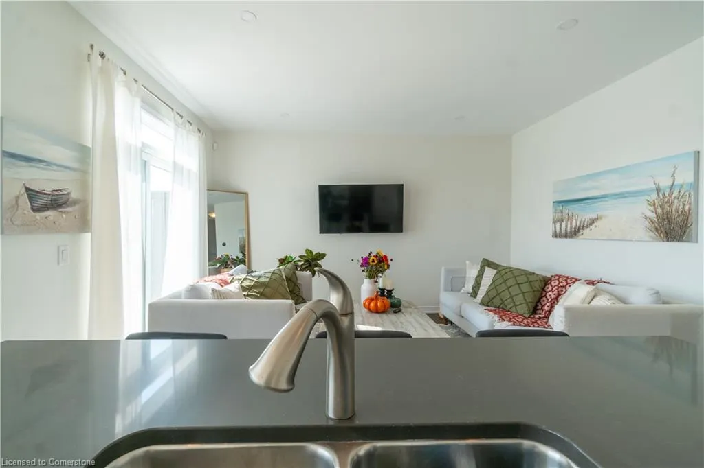 21 Lamb Crescent