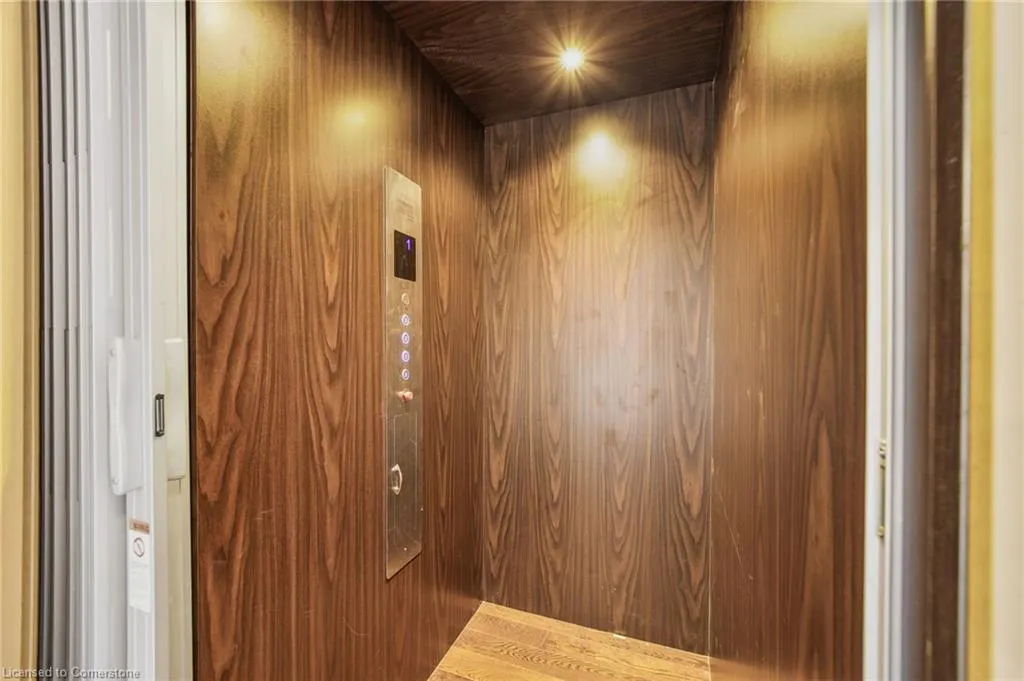 2122 Royal Gala Circle