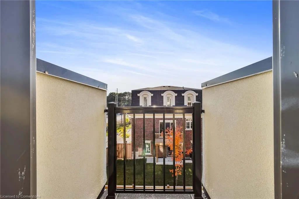 2122 Royal Gala Circle