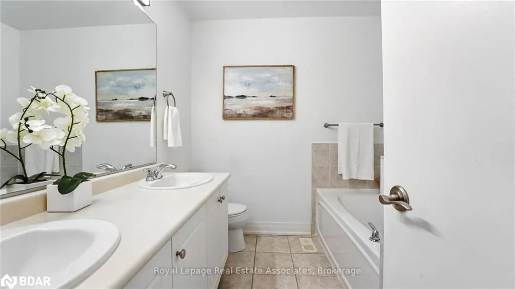 1355 Rathburn Road E, #35