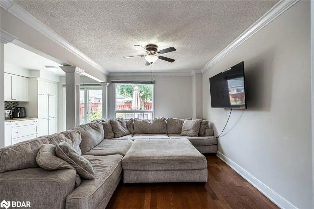 45 Weatherup Crescent