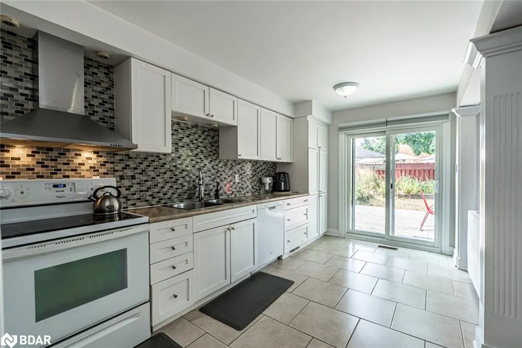 45 Weatherup Crescent