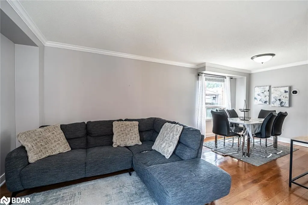 45 Weatherup Crescent