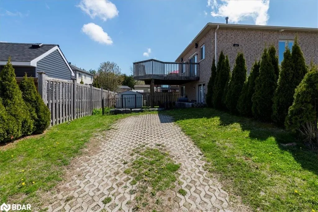 33 Primrose Crescent