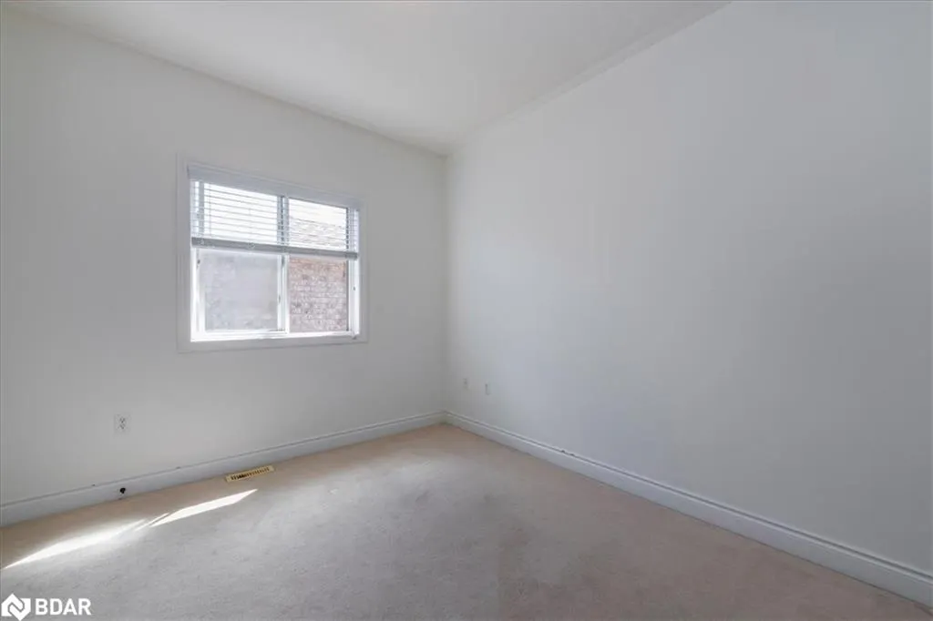 33 Primrose Crescent
