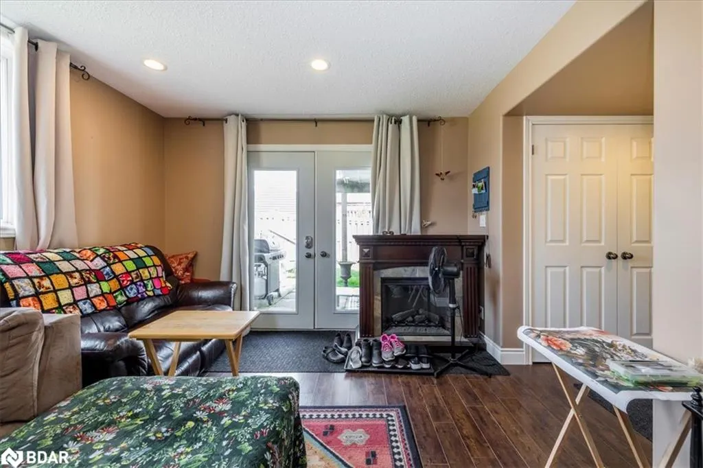33 Primrose Crescent