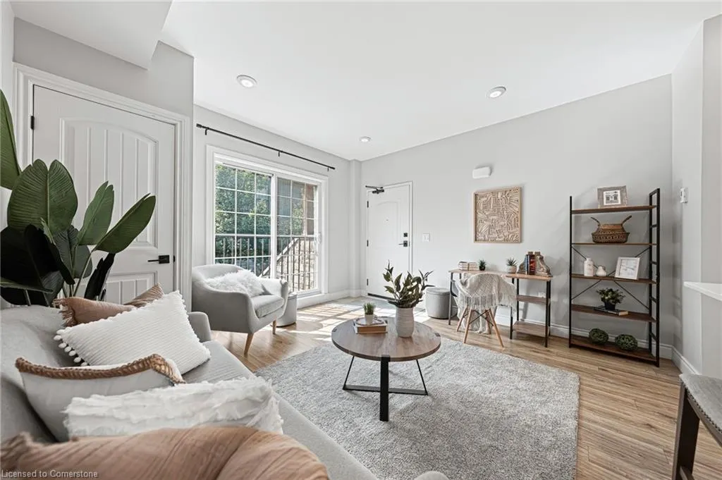 B204-112 Union Street E
