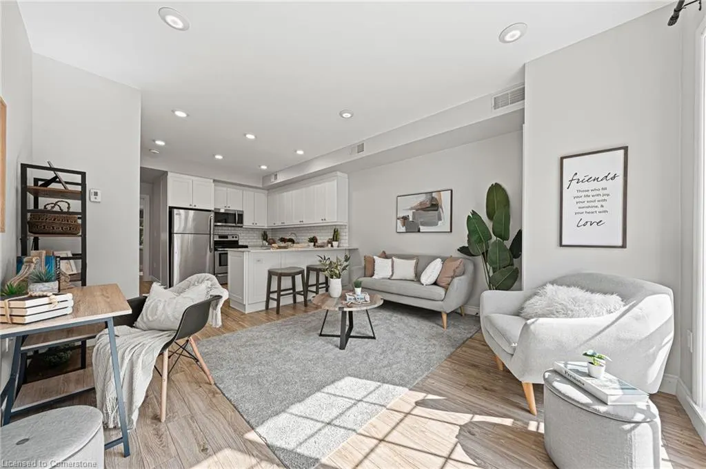 B204-112 Union Street E