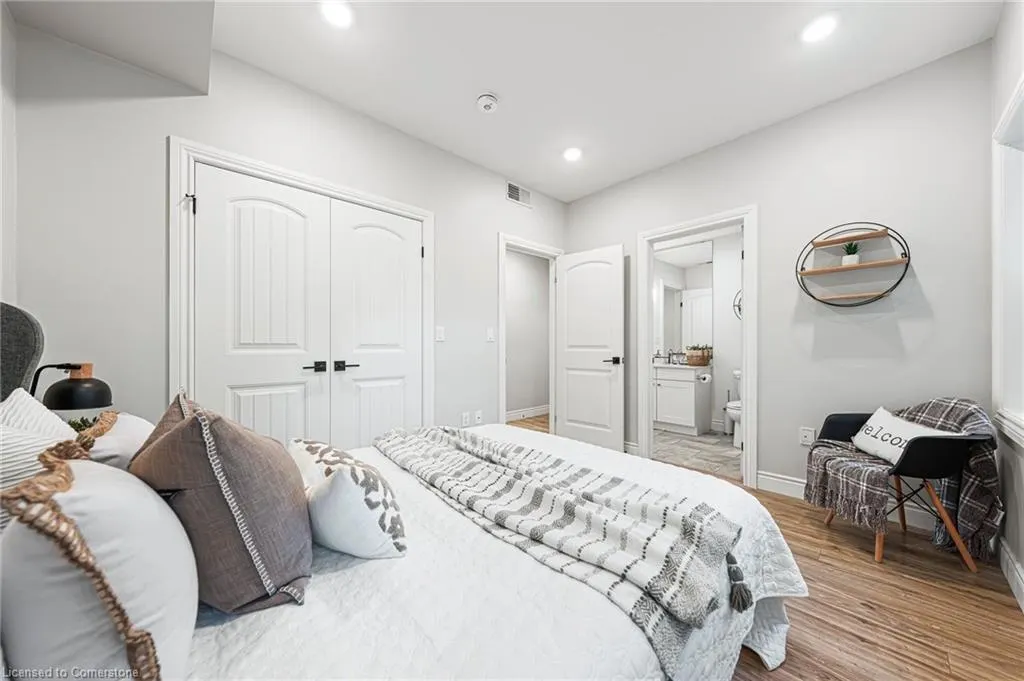 B204-112 Union Street E