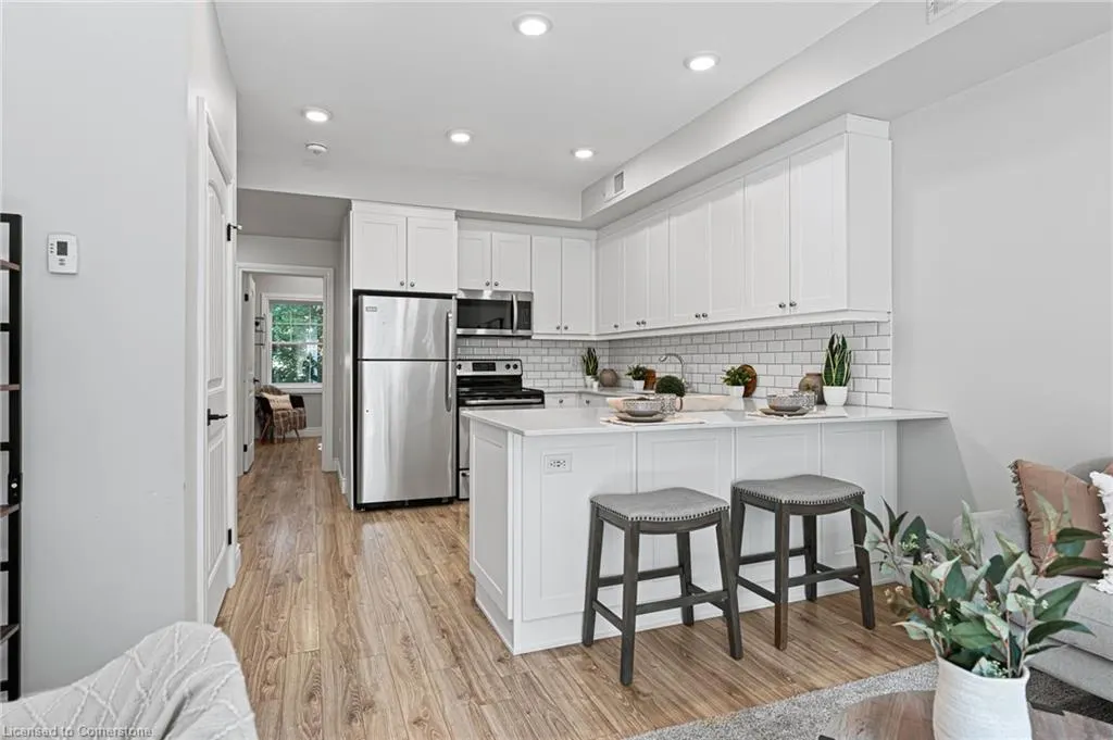 B204-112 Union Street E