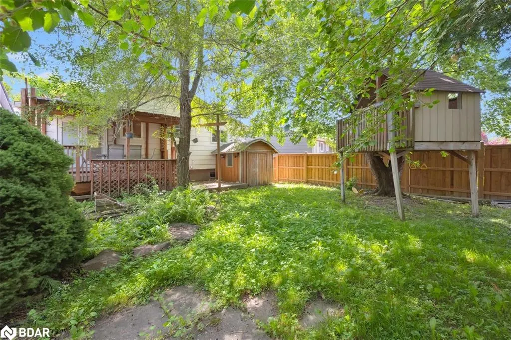 77 Pinemeadow Crescent