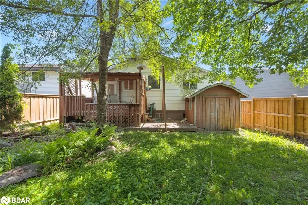 77 Pinemeadow Crescent