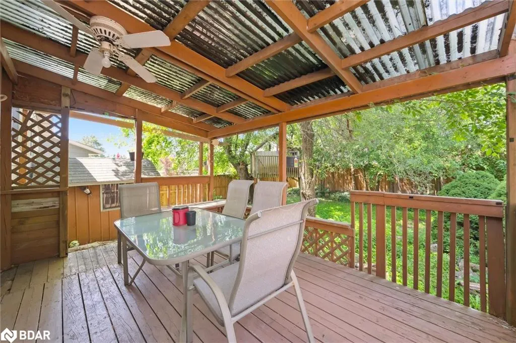 77 Pinemeadow Crescent